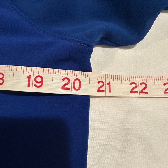 Calvin Klein 3/4 Chiffon Sleeve Blouse, medium, Round Neck Pullover - Picture 7 of 7